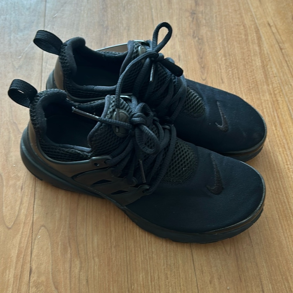 Nike presto black size 4 youth